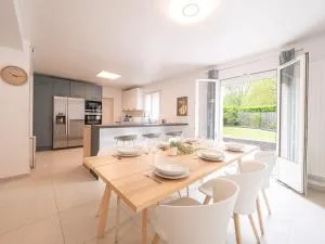 Spacious & Modern Property - between Disney & Paris - close to transportation, highway, amenities - Saint-Thibault-des-Vignes