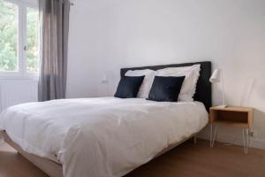 Le QUAI Paris-Boulogne-île Saint Germain au calme avec parking