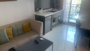 High floor Nice pool View near walking street Arcadia beach 高楼层泳池景 高速网络 智能电视