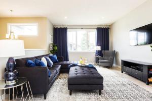*Executive Home* Long Stays - Garage - WiFi & NFLX