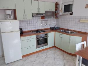 Apartments by the sea Cove Mala Lamjana, Ugljan - 22450