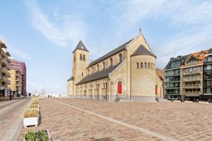 Apollo I 0202 Met Parking