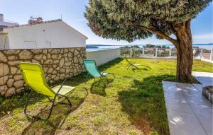 3 Bedroom Beautiful Apartment In Banjol