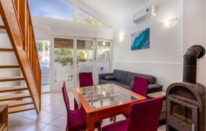 1 Bedroom Awesome Apartment In Banjol 