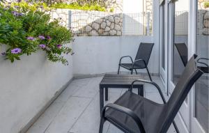 1 Bedroom Awesome Apartment In Banjol