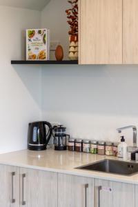 Elegant 2 Bed 2 Bath Home in the CBD