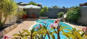 Beach Apartment#2 for 2 ADULTS ONLY, self-contained - Singleton