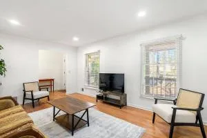 4-Bed 2-Bath Pet Friendly Home in Stonecrest - Leslie Estates