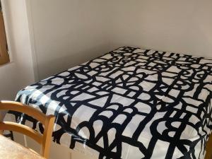 Maison rénovée avec jardin et Wi-Fi à Locmaria - FR-1-418-245