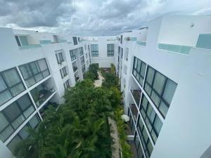 Anah - Brilliant roof! Excelente location, full gym!