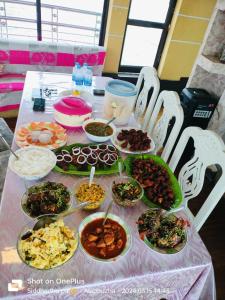 Beach Paradise Day Cruise Houseboat