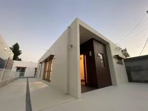 沖縄北部の綺麗なビーチまで徒歩2分でのんびり沖縄ライフをKAHOO Space - Yabu