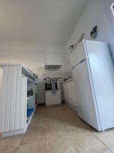 Sela’s Corfu beach home