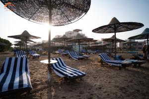 FOX SAHEL AQUA RESORT ELGOUNa& Kite