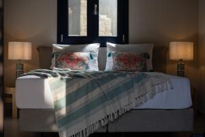 Lithos Villas Apollon