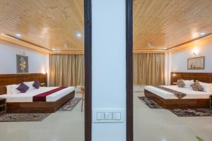 Sunset Vibes! Near Mall Road Kasauli by Alluring North