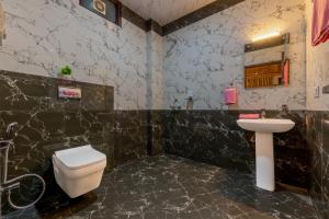 Sunset Vibes! Near Mall Road Kasauli by Alluring North