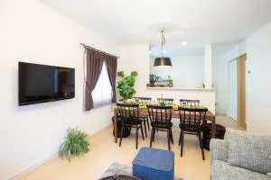 シンプルでおしゃれなインテリアが光る4LDKの一軒家まるまる貸し切り！最大12名まで宿泊可能！ - Toya