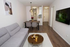 Cosy apartment near city centar and sea- Marina, Omiš