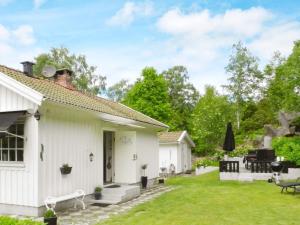 5 person holiday home in LYSEKIL