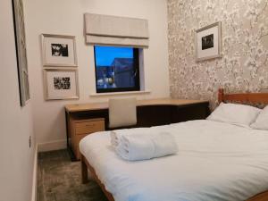 Riverside Cockatoos Cottage Charming 3 Bed Retreat for up to 10 Guests