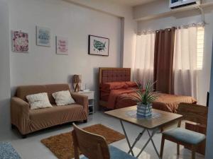 Cozy studio unit in a condominium