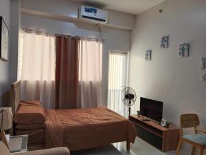 Cozy studio unit in a condominium