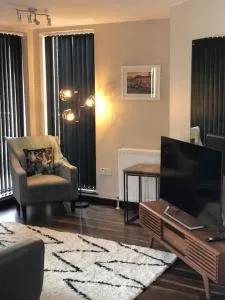 Riverside Penthouse Apartment - Pennyburn