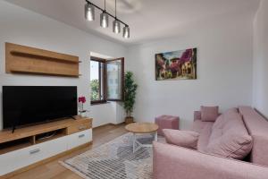 Seafront Apartment Nana 1 and 2