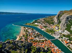 AP OMIS - 2 bedroom, centar