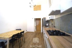 Apartament z kominkiem