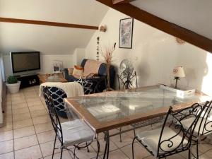 Appartements La Roseliere : photos des chambres