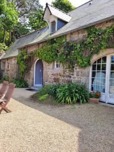 Sejours a la campagne Manoir De Keringant : Chambre Familiale Standard