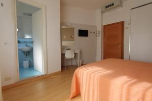 Comfort Double or Twin Room room in Hotel Escorial