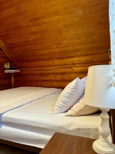 Cottage PolyaNitsa окремий котедж з каміном