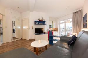 Marina 94-Rechts
