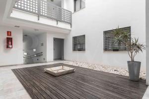 Bright spacious duplex with terrace by REMS