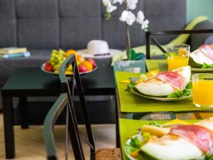 556 Shopping Centre Pueblo Canario