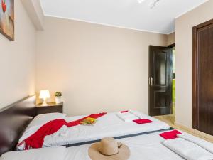 556 Shopping Centre Pueblo Canario