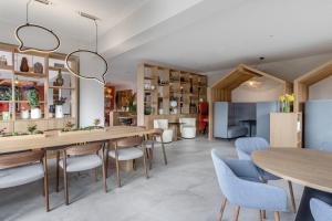 Ascona Lodge, Pool & Garden Retreat