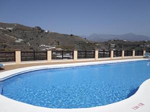 TAMANGO HILL 3-1B NERJA Menyber