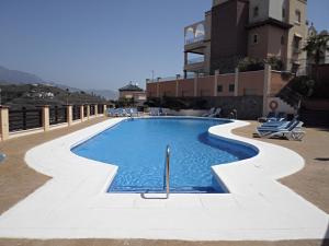 TAMANGO HILL 3-1B NERJA Menyber