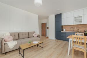 Cozy Apartment Orawska with Balcony by Noclegi Renters