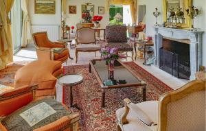 Maisons de vacances Awesome Home In La Fort-fouesnant With Heated Swimming Pool : photos des chambres