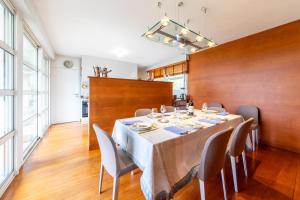 Maisons de vacances Les Vignes - 4 chambres piscine et grand jardin : photos des chambres