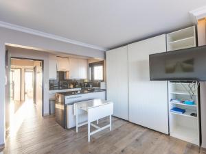 Corner apartment with frontal sea view