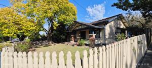 obrázek - Large 5 bedroom Victorian style house box hill