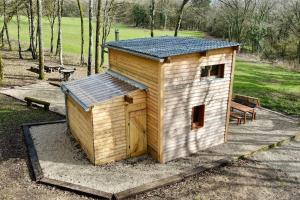 Maisons de vacances Cabane en foret la mechta : photos des chambres