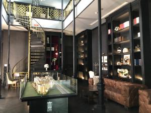 Espana condo by nong tee