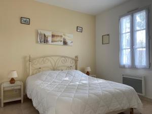 Maisons de vacances SOLESE Maison avec spa a 500m de la plage : photos des chambres